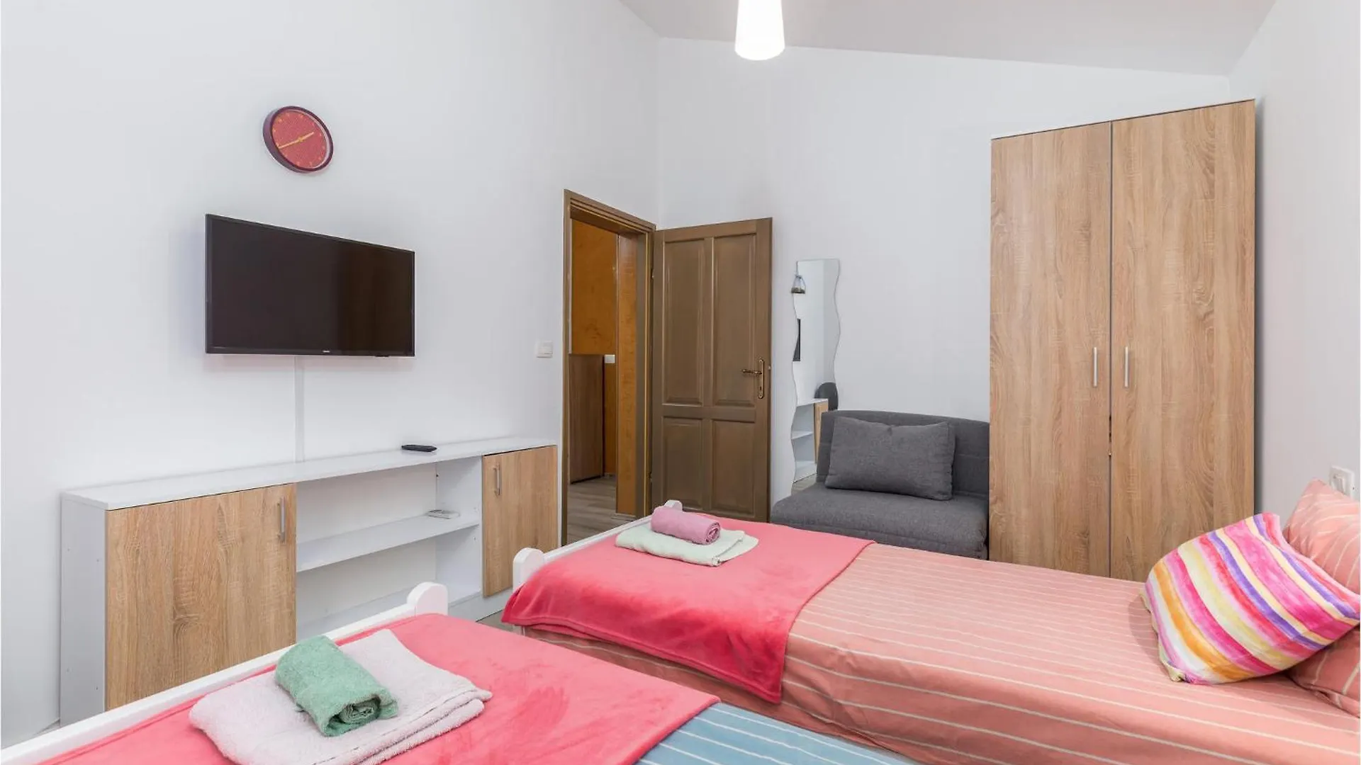 Gorgeous Home In Galizana With Wifi 0*,